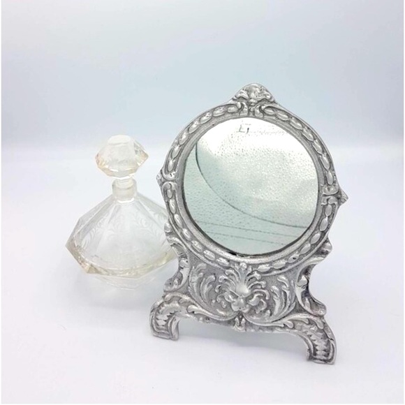 Vintage Pewter mirror / Vanity mirror / Pewter frame Hand crafted Vintage - Picture 7 of 15